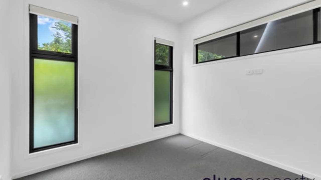 Unfurnished room with own bathroom