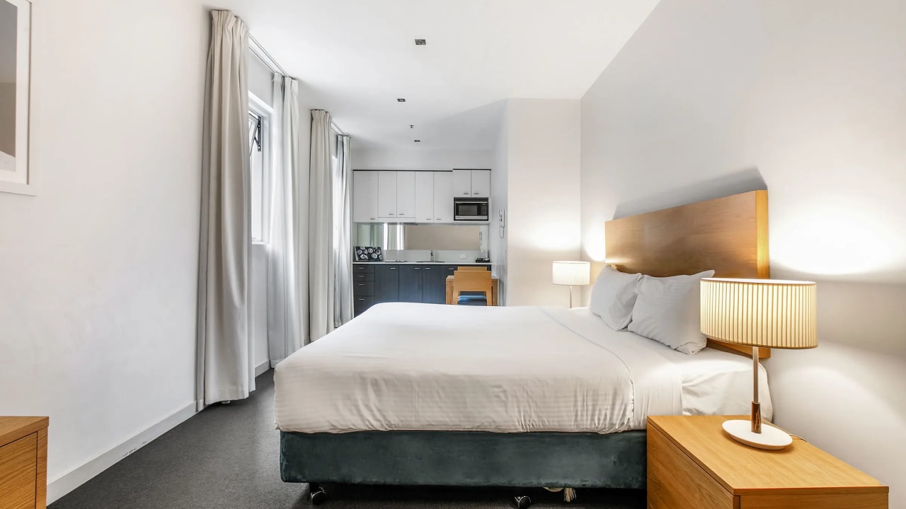 Furnished room studio flat for rent
