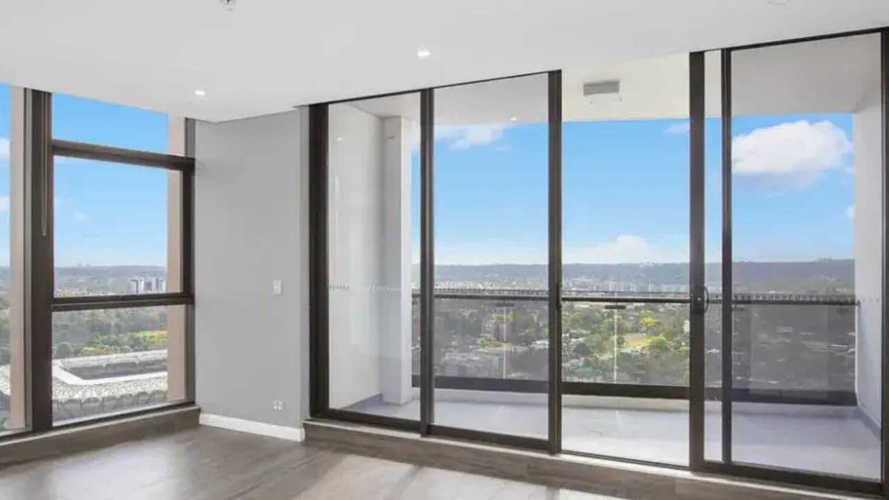 Unfurnished room with own bathroom