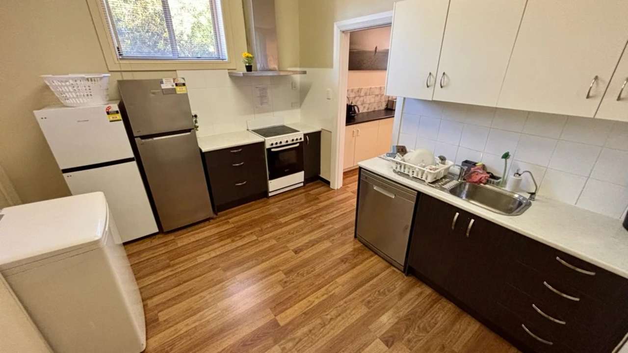 Room in a share house