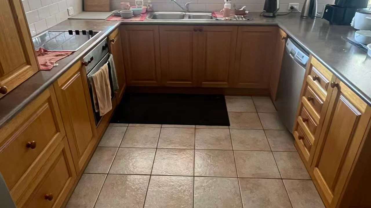 Furnished room with own bathroom