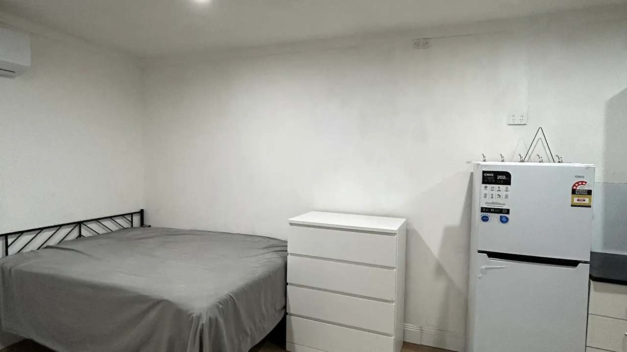 Furnished room with own bathroom
