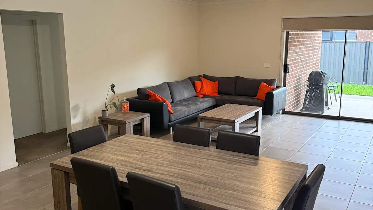 Unfurnished room with own bathroom