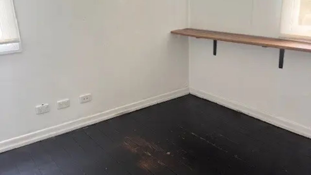 Room in a share house