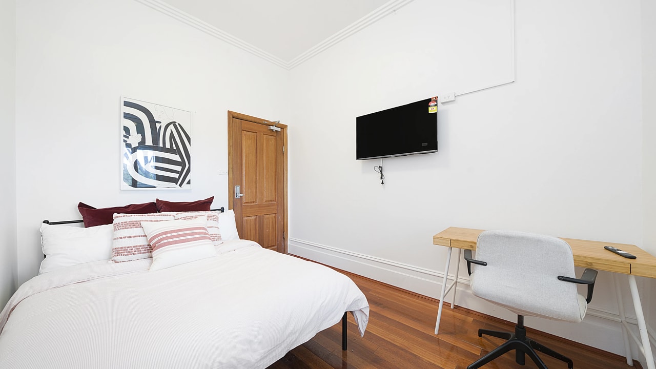 Room in a share house