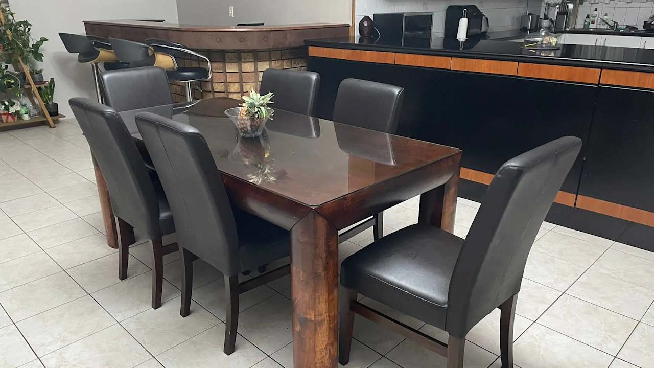 Room in a share house