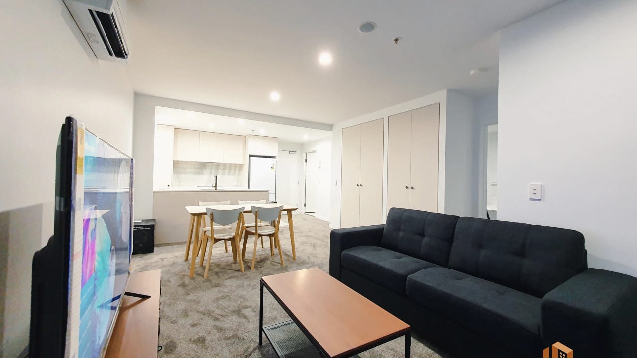 Furnished room with ensuite in a flatshare