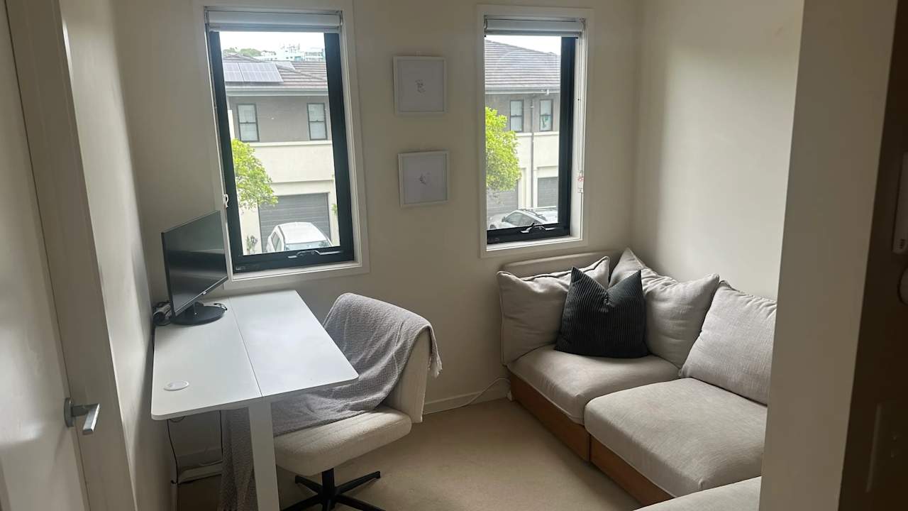 Unfurnished room in a share house