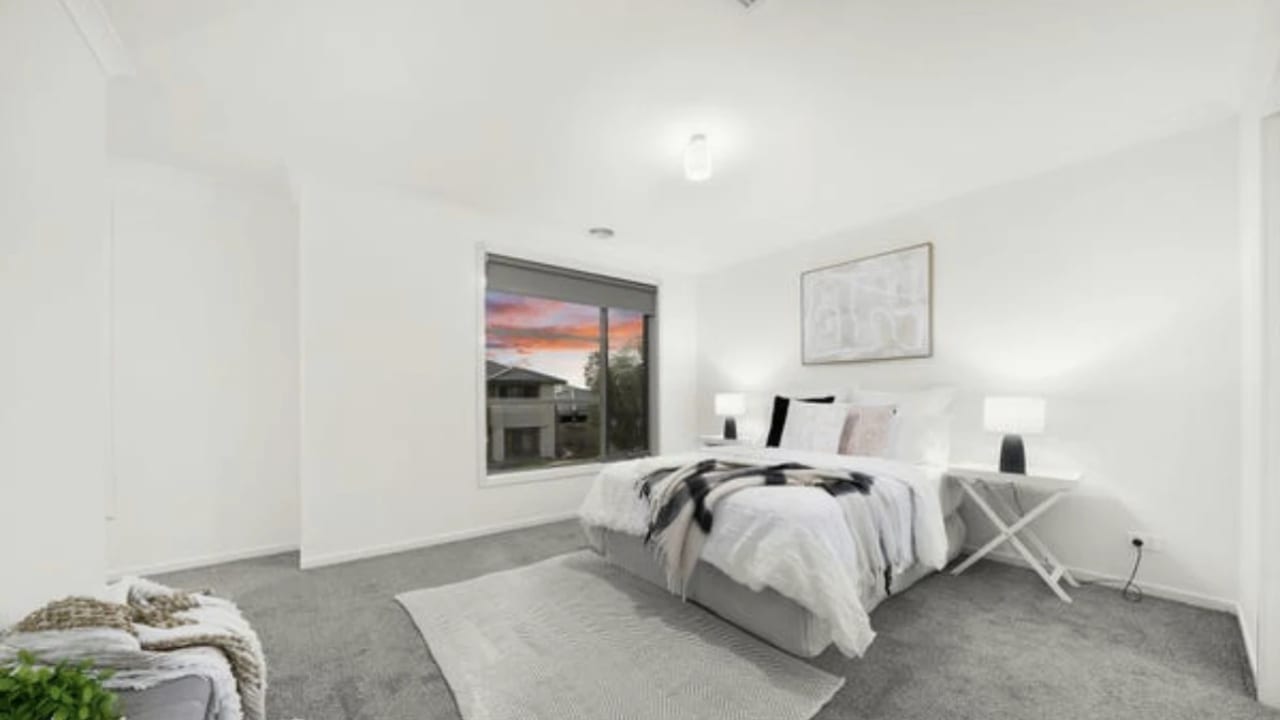 Furnished room in a share house
