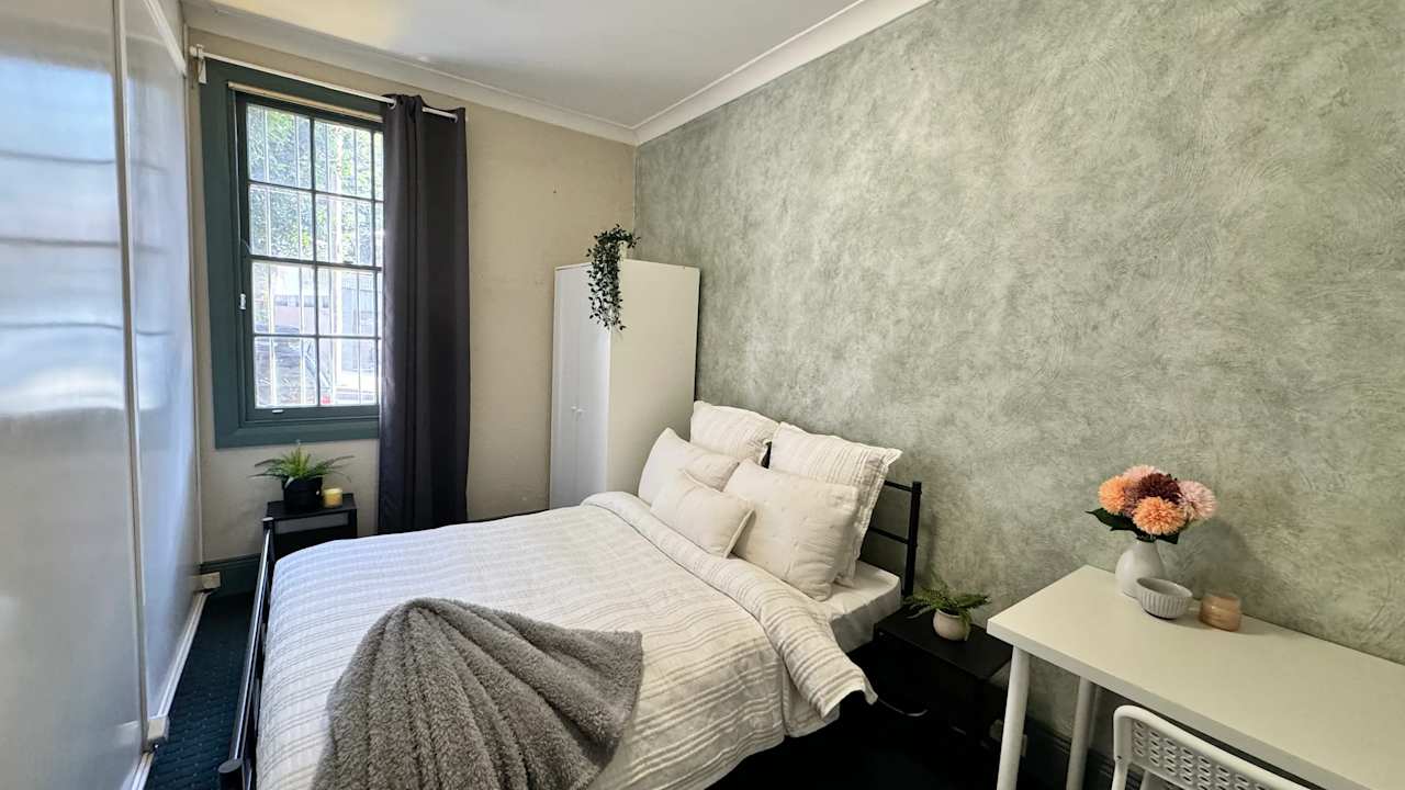 Furnished room in a share house