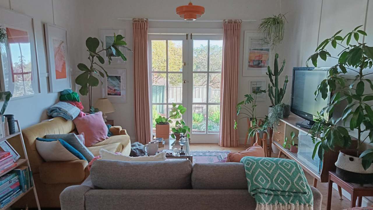 Whole property with 2 rooms for rent