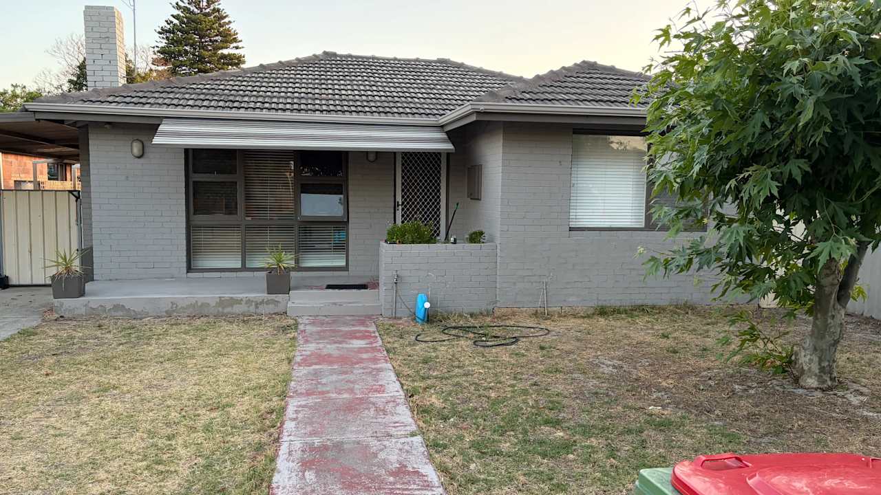Room in a share house