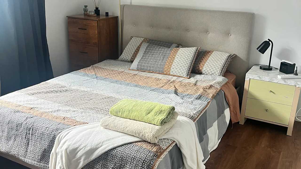 Furnished room in a share house