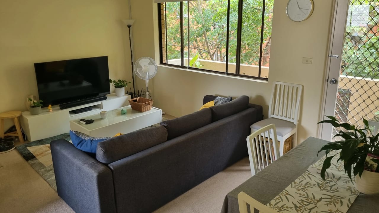 Furnished room in a flatshare
