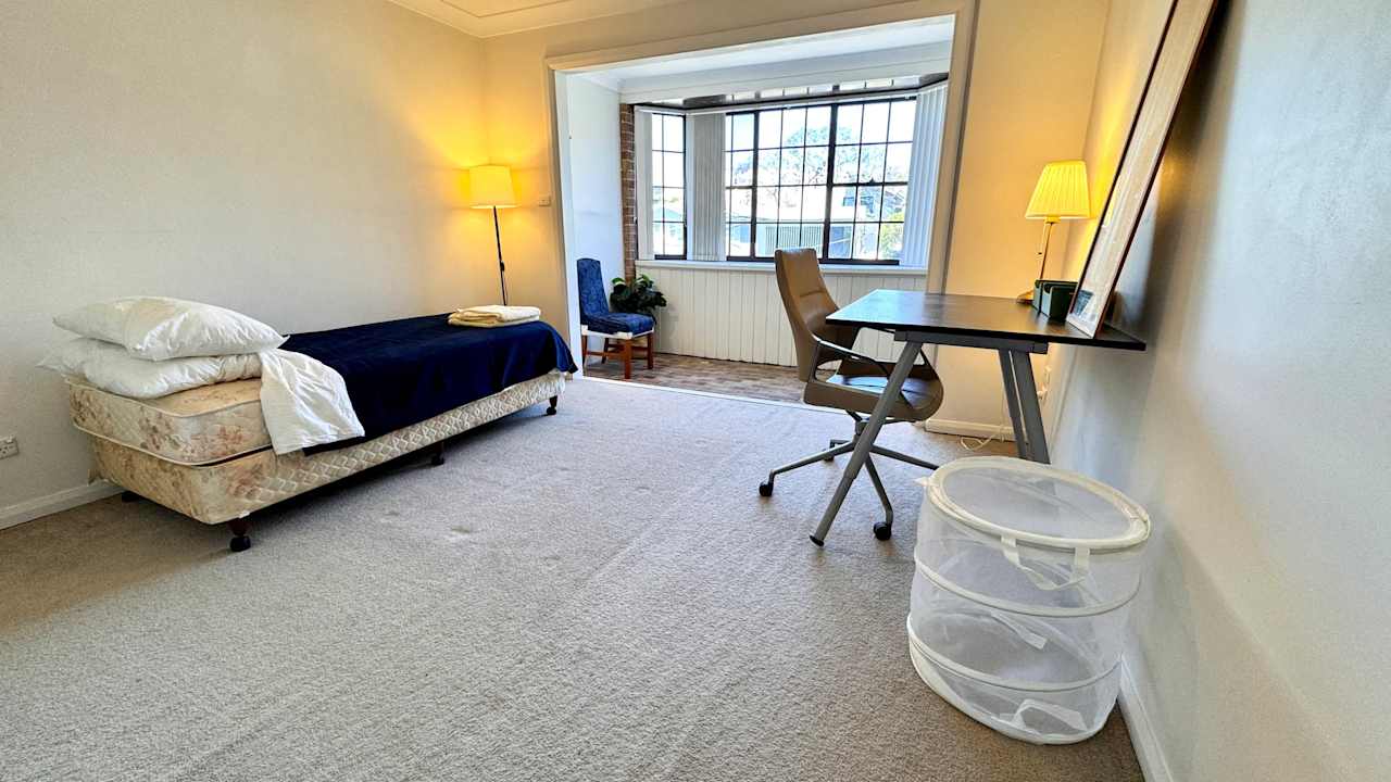 Room in a share house