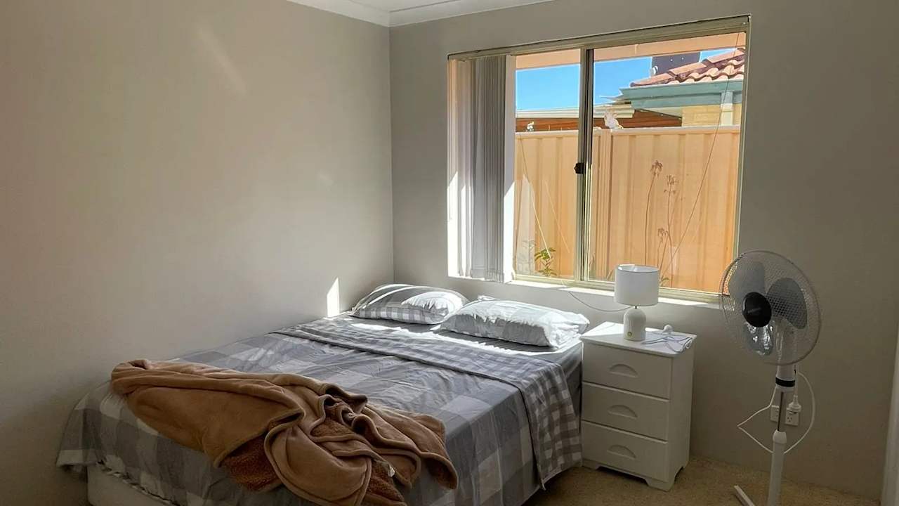 Furnished room in a share house