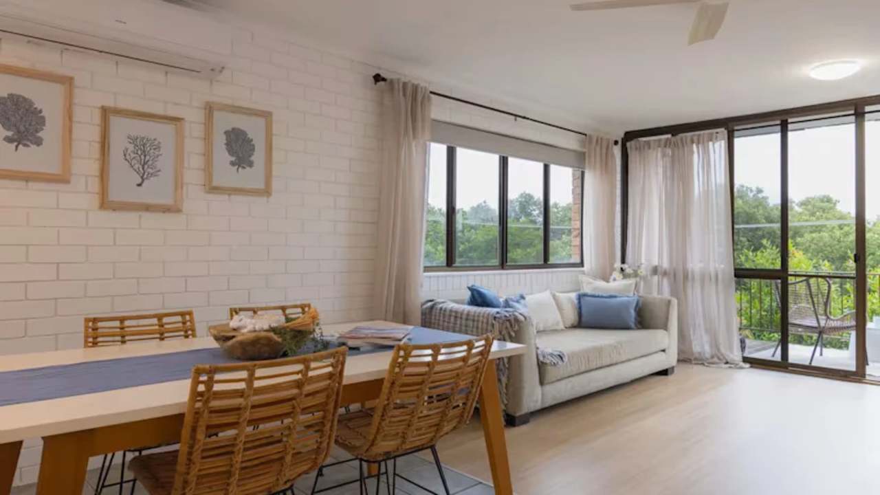 Furnished room in a flatshare