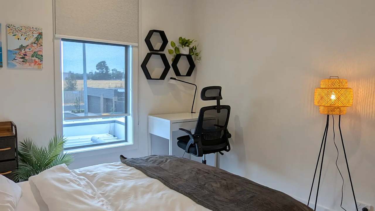 Furnished room in a share house