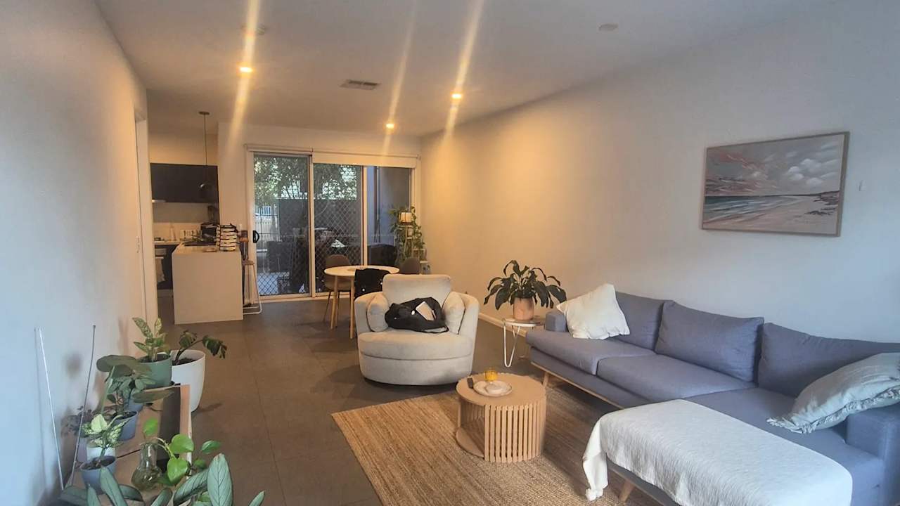 Unfurnished room in a flatshare