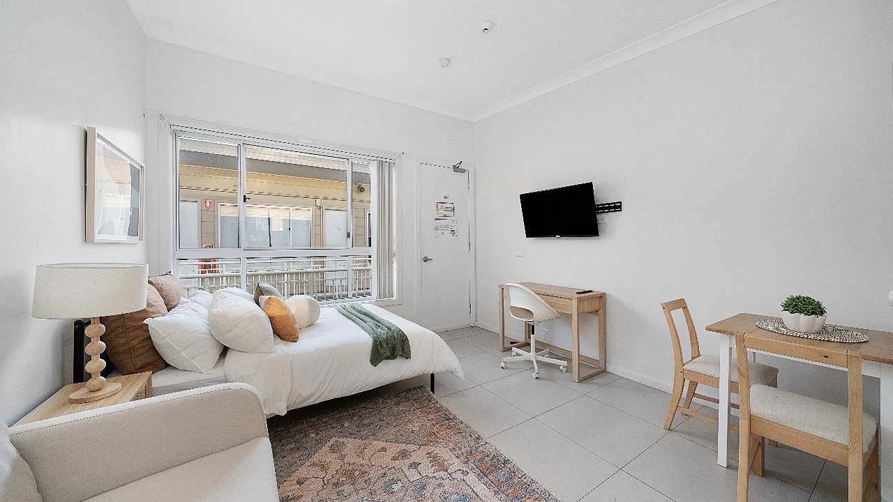 Room studio flat for rent