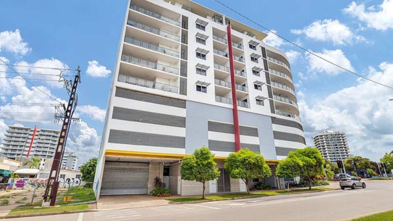 Furnished room with ensuite in a flatshare