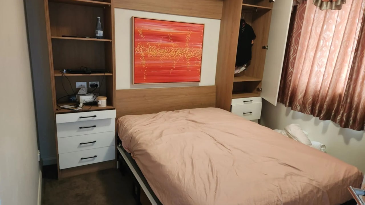 Furnished room in a share house