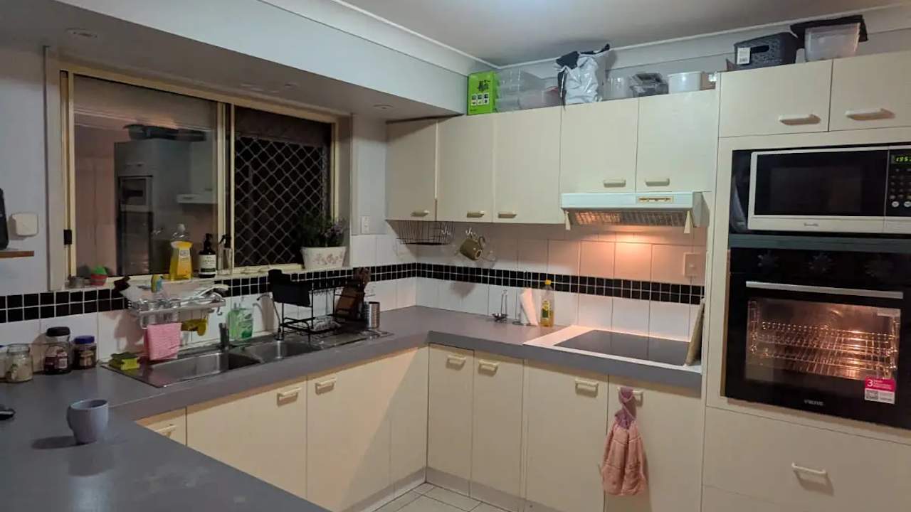 Unfurnished room in a share house