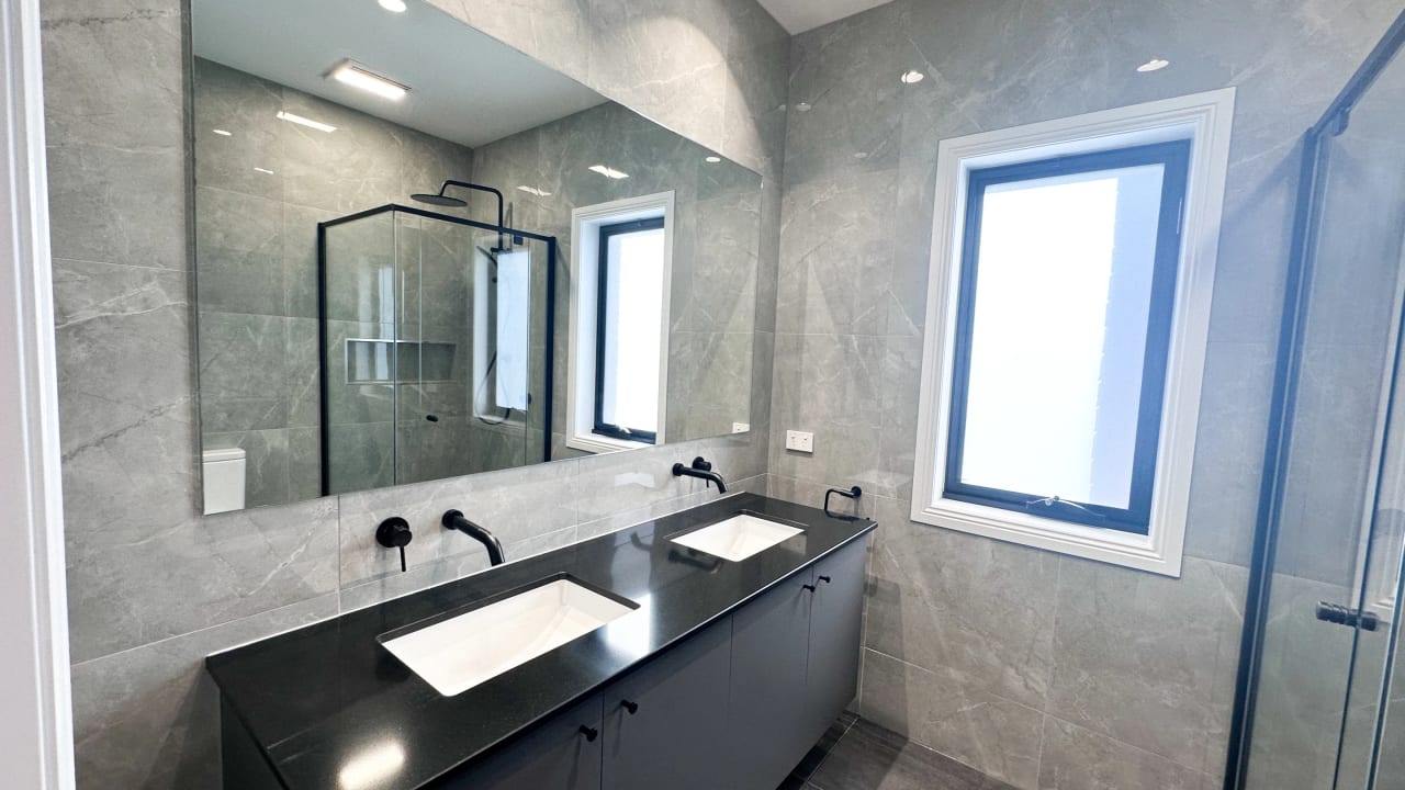 Room with ensuite in a share house