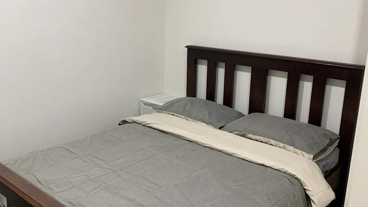 Room in a share house