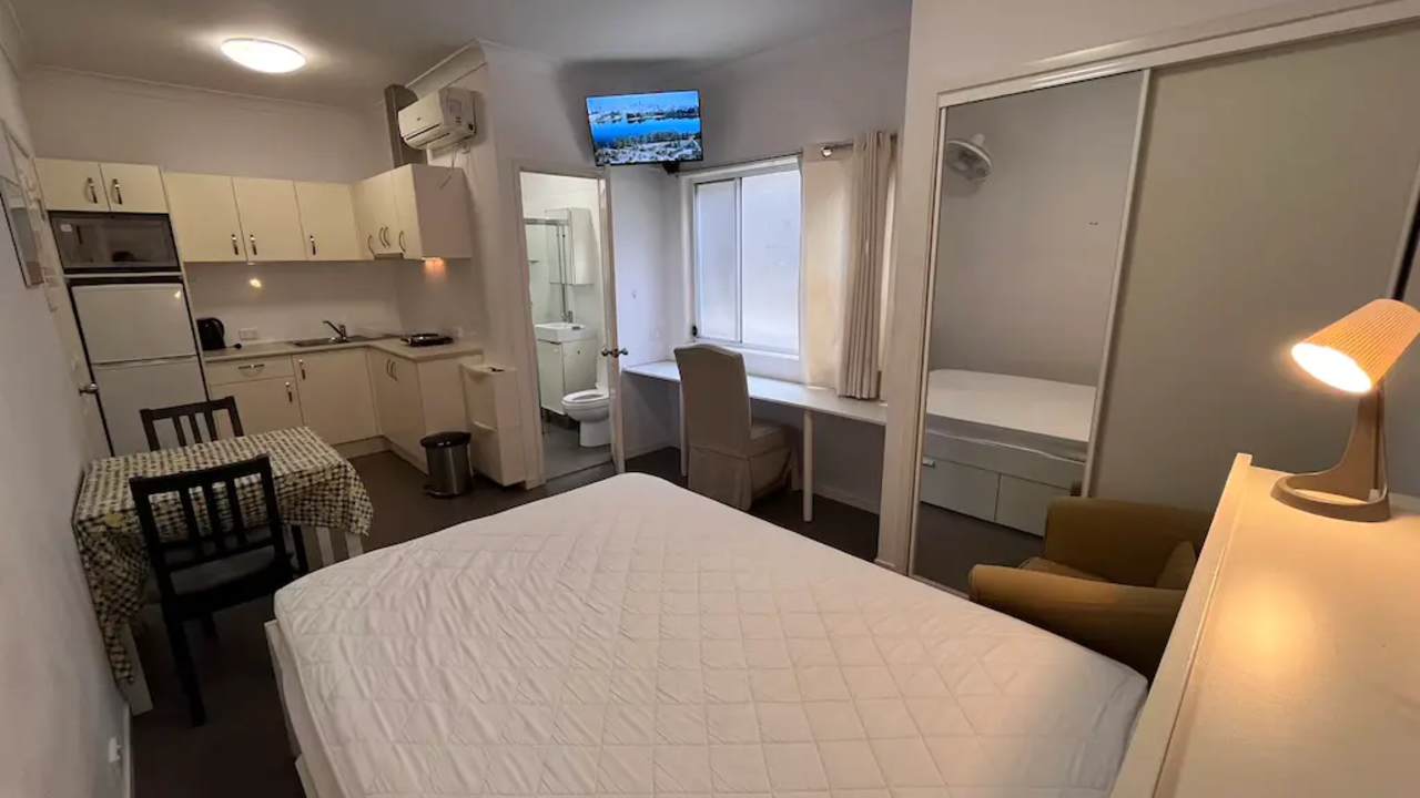 Furnished room studio flat for rent