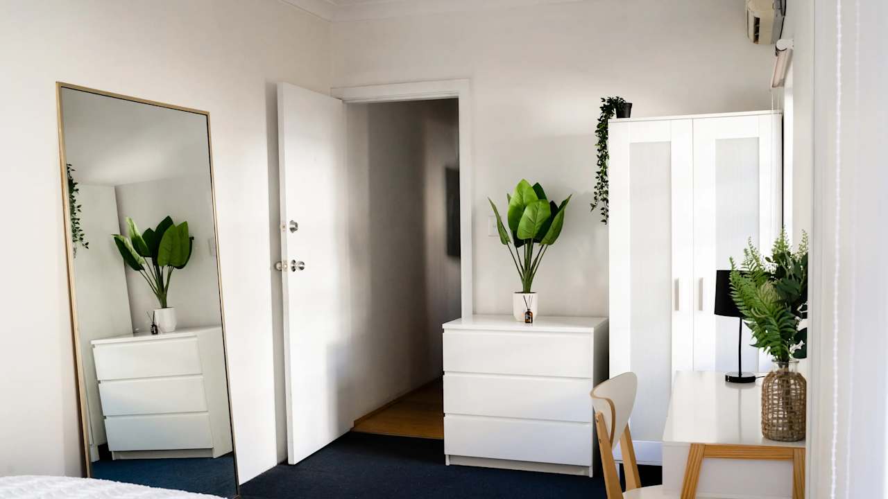 Furnished room in a share house