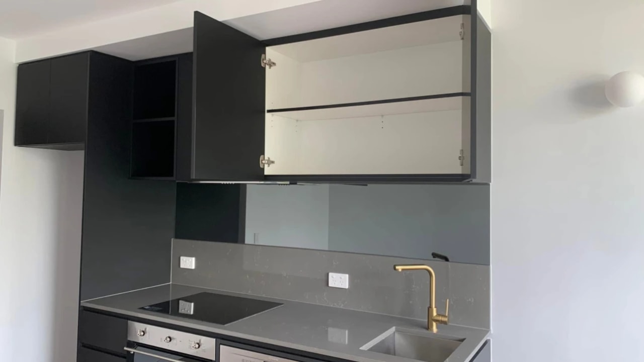 Unfurnished room studio flat for rent