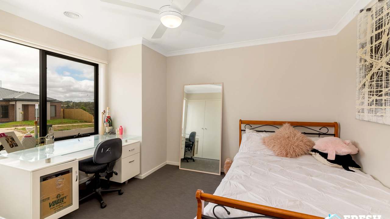 Furnished room in a share house