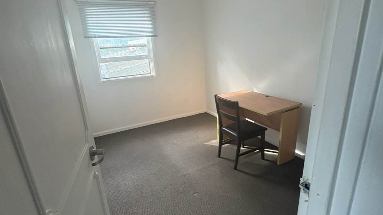 Unfurnished room in a flatshare