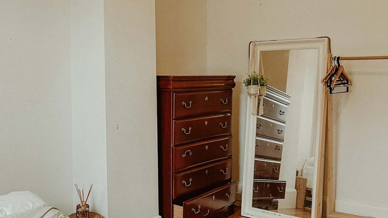 Furnished room in a share house