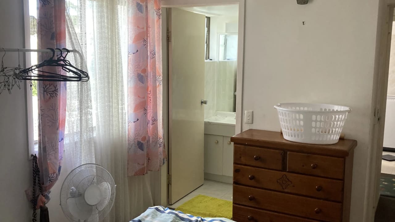 Furnished room with ensuite in a flatshare