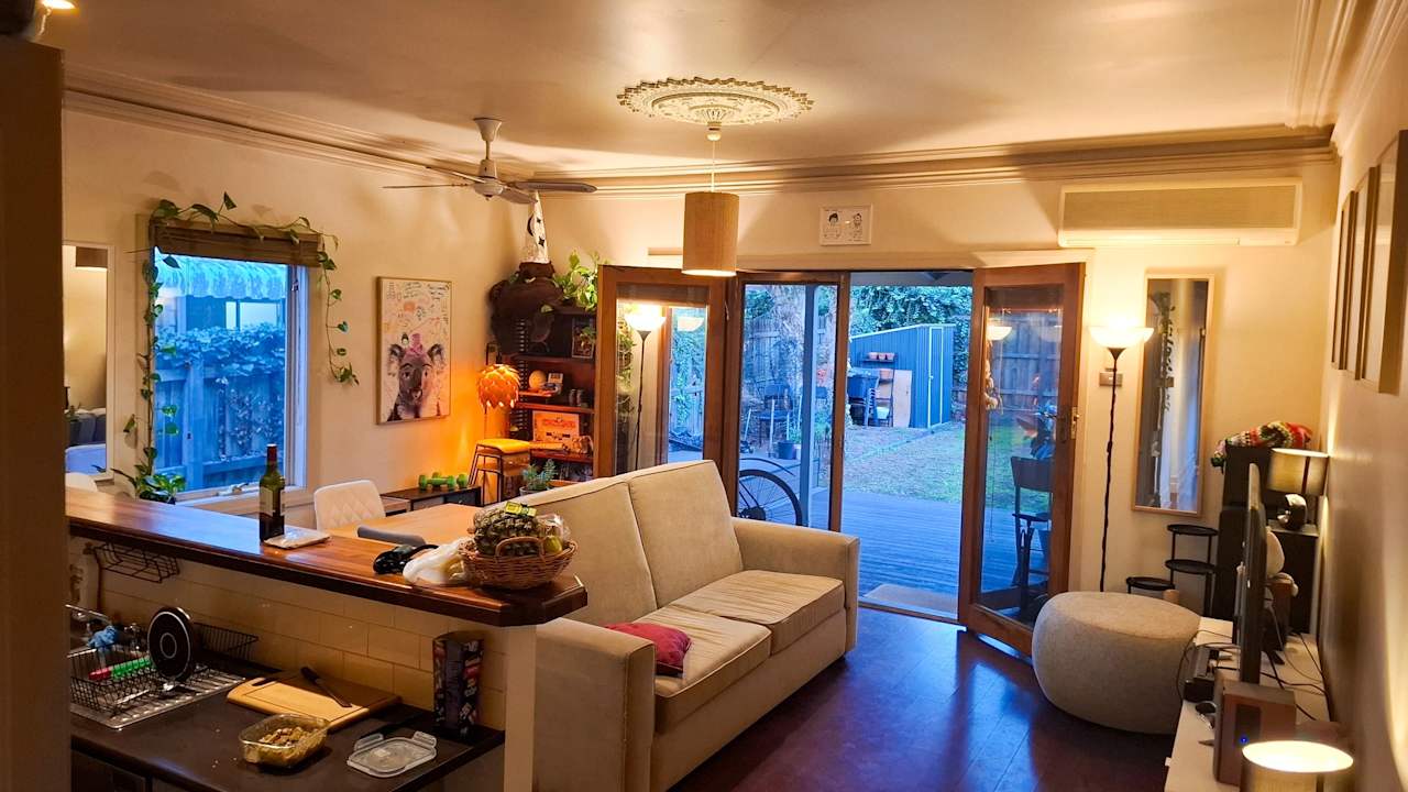 Furnished room in a share house