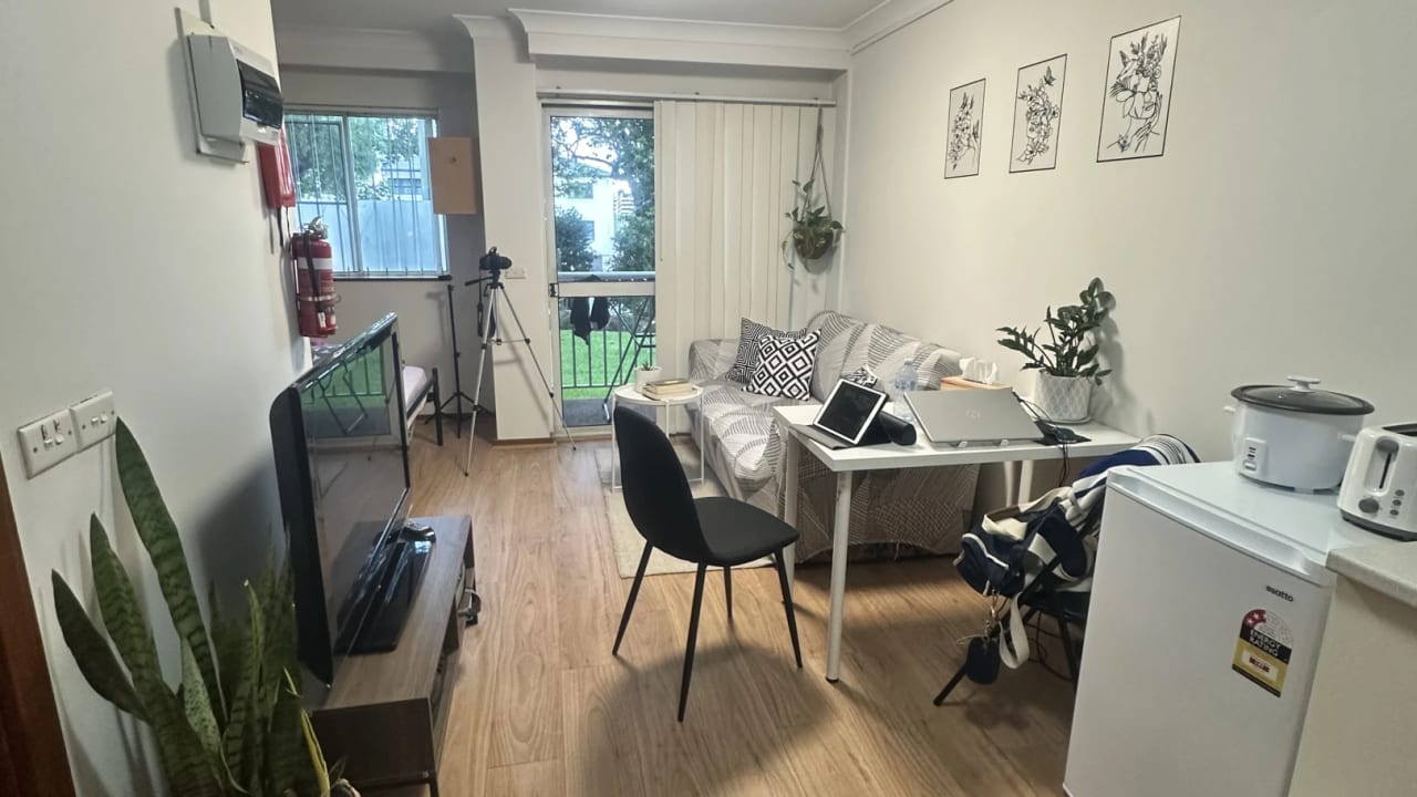 Furnished room studio flat for rent