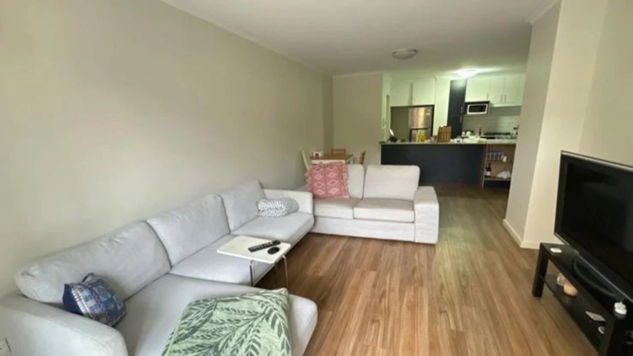 Furnished room with ensuite in a flatshare