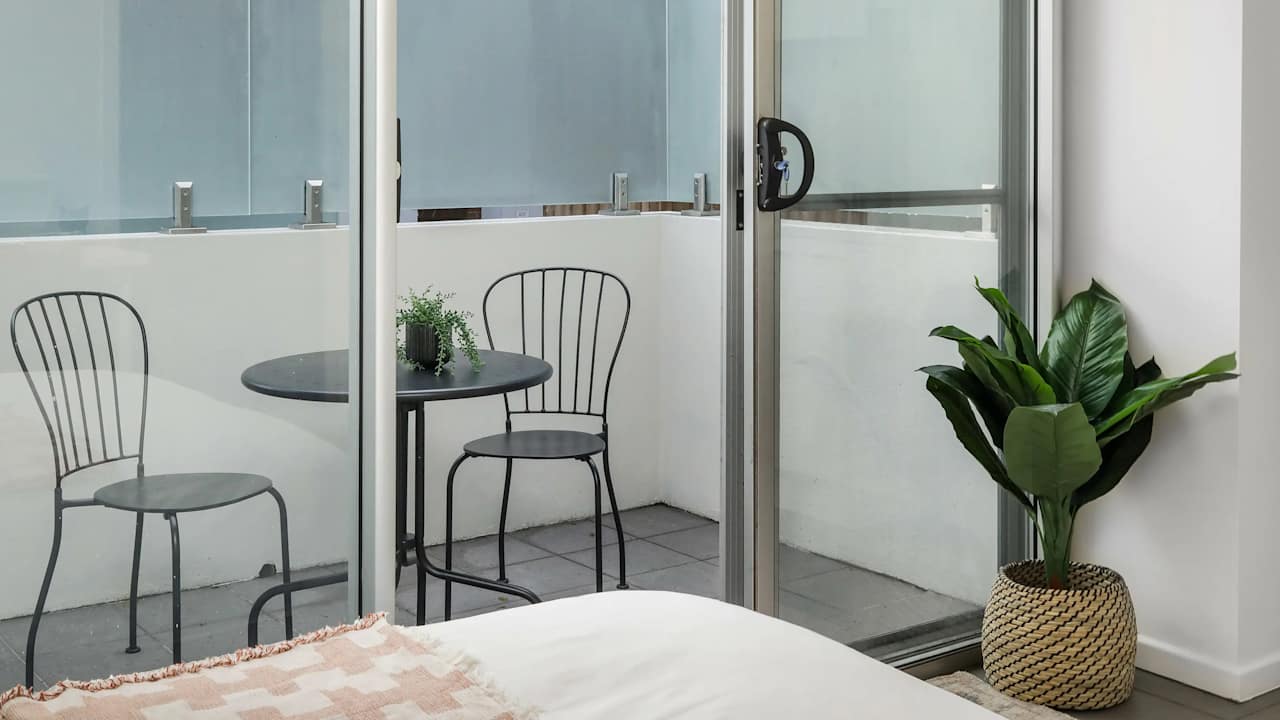 Room studio flat for rent