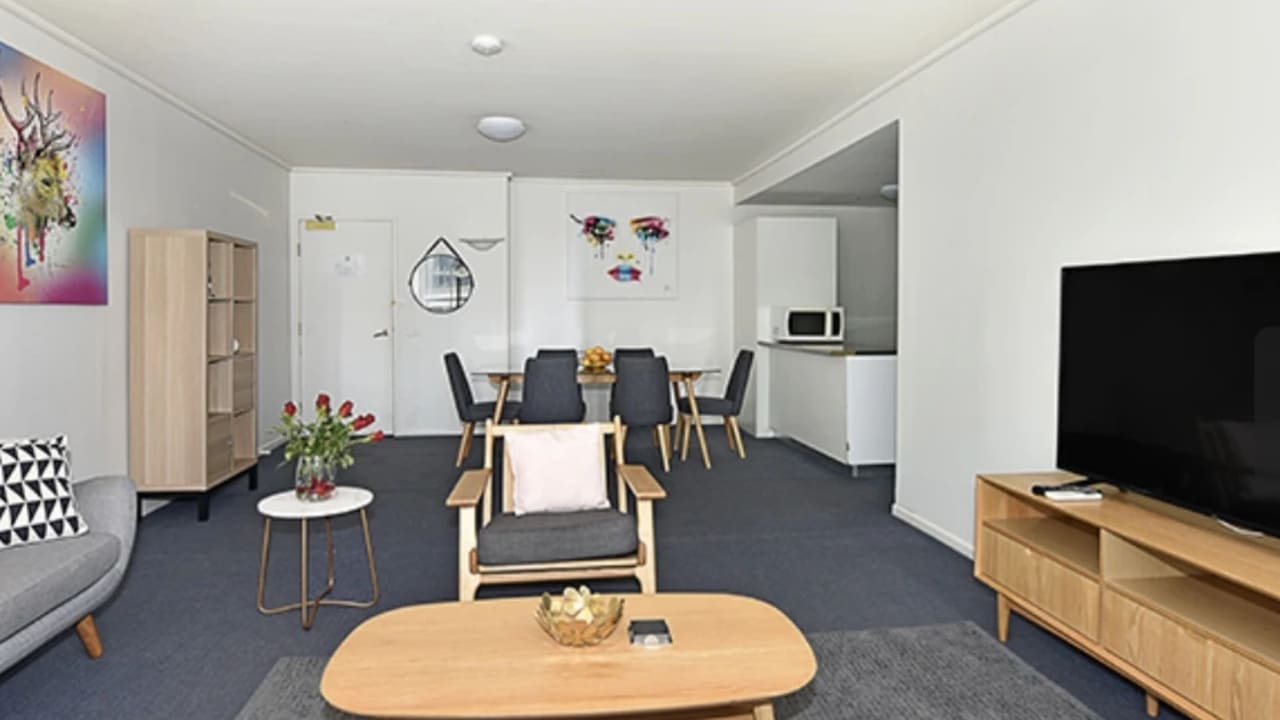 Furnished room in a flatshare