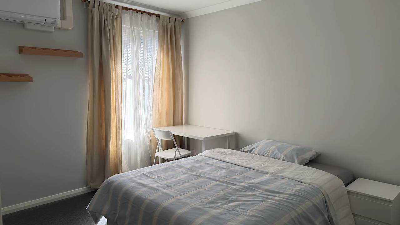 Furnished room in a share house