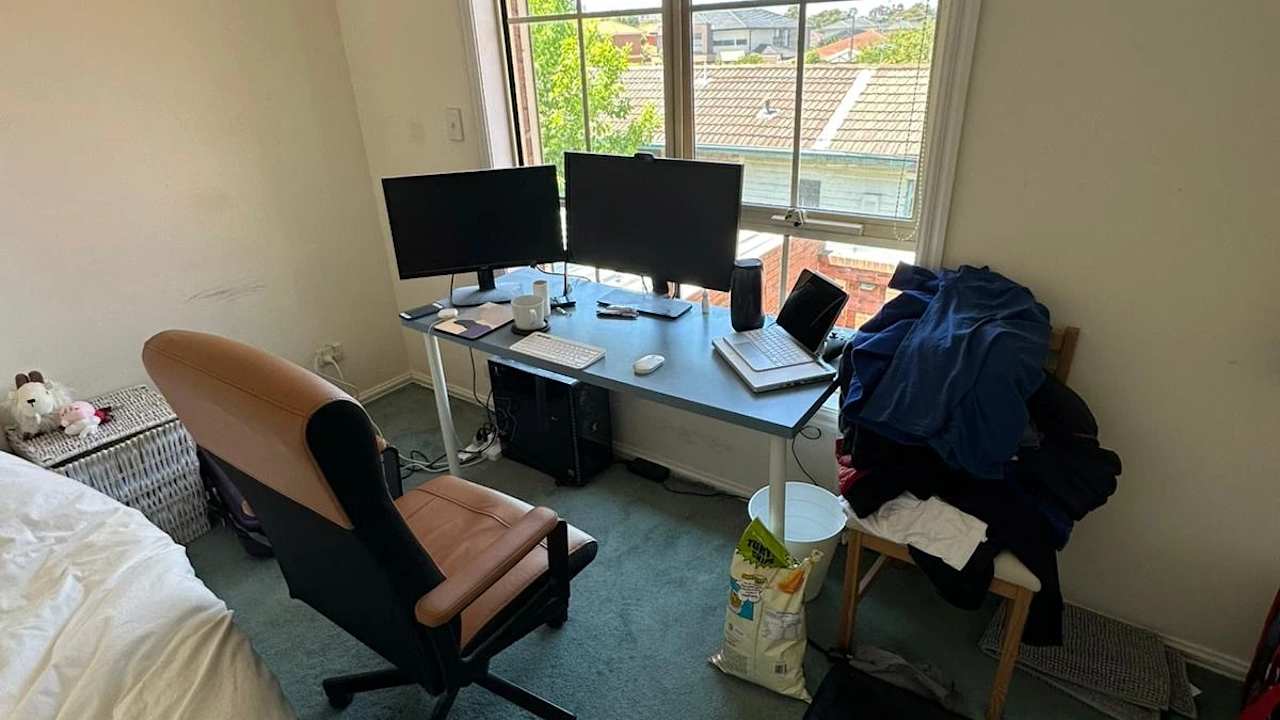 Furnished room in a share house