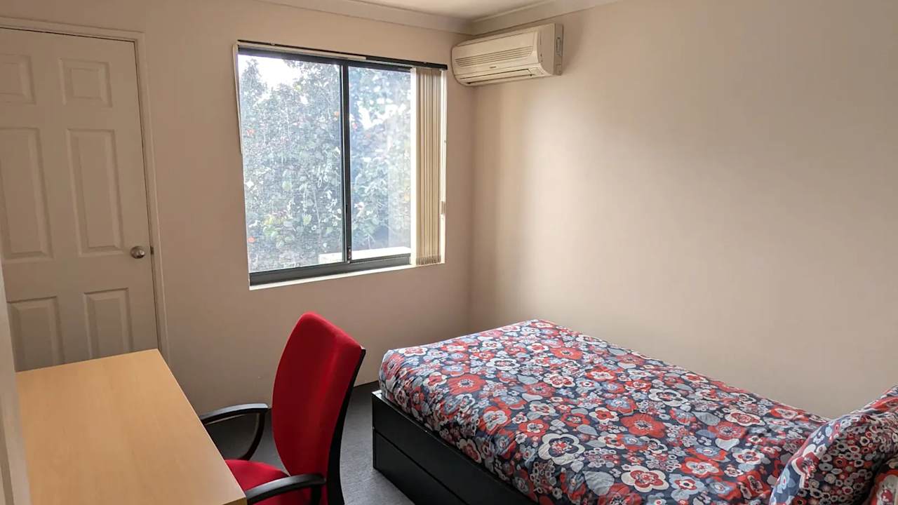 Furnished room in a share house