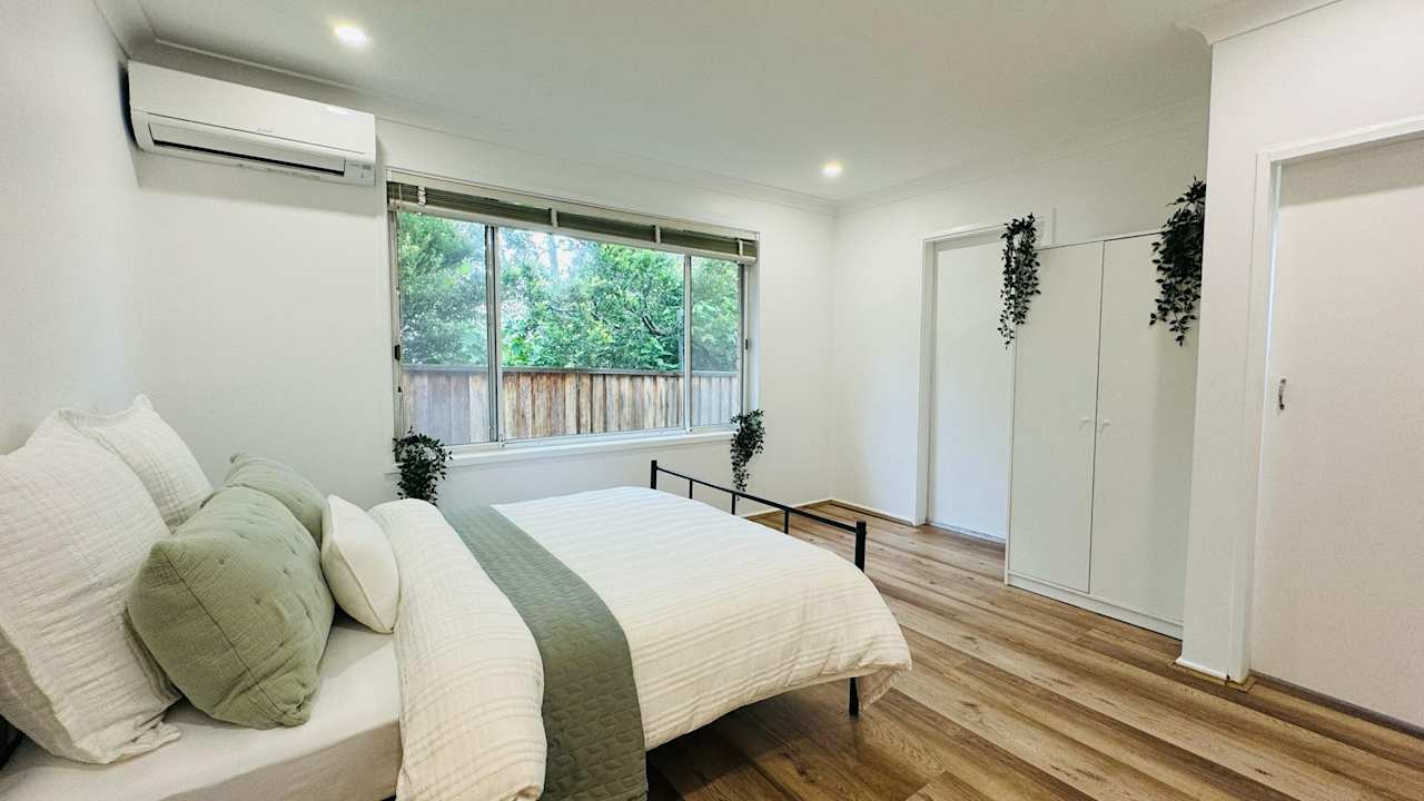 Furnished room in a flatshare