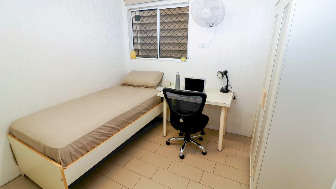Furnished room in a share house