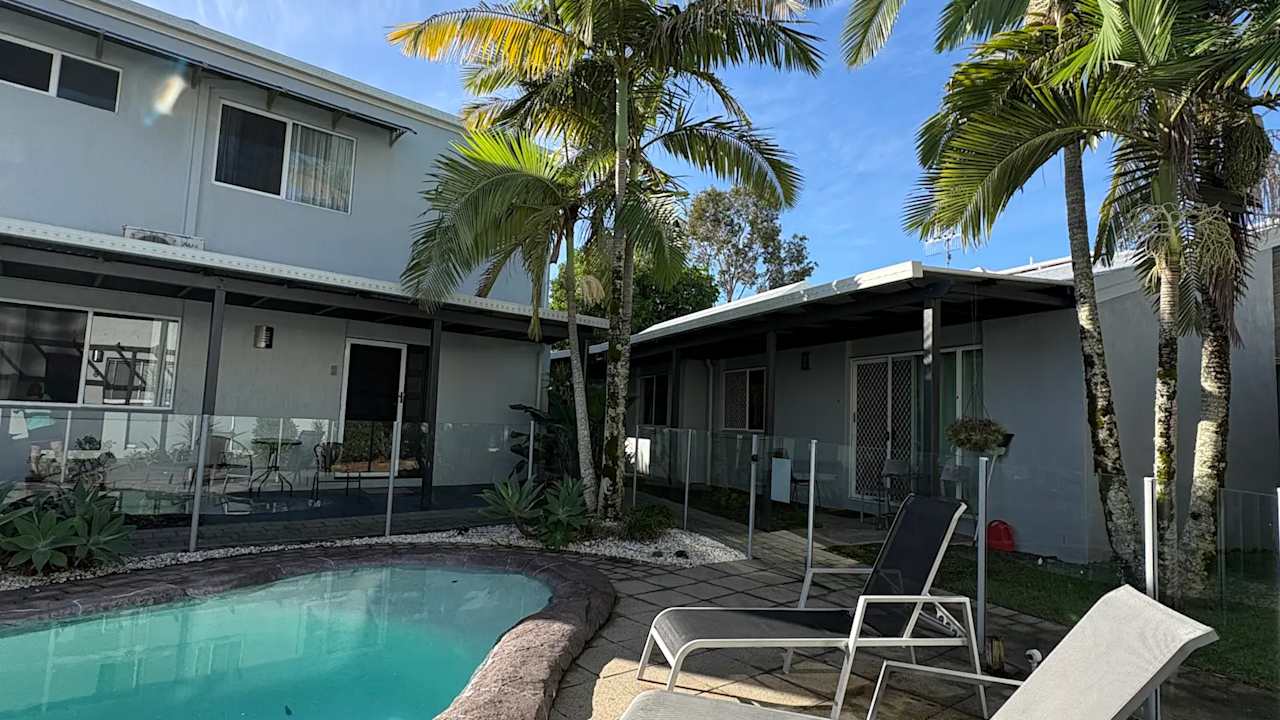 Whole property with 2 rooms for rent