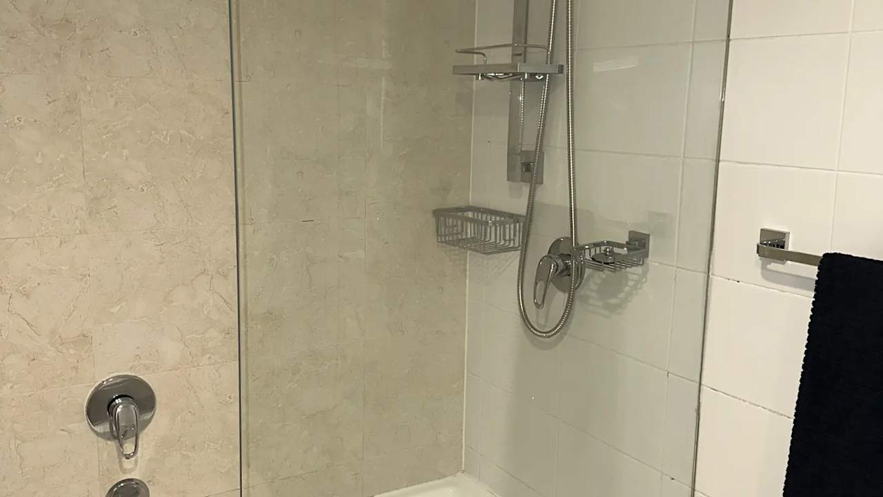 Whole property with 2 rooms for rent