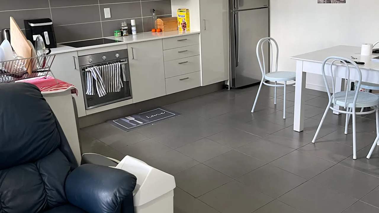 Furnished room with own bathroom