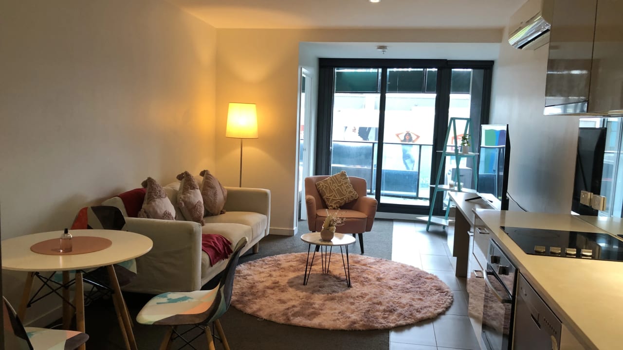 Furnished room with ensuite in a flatshare